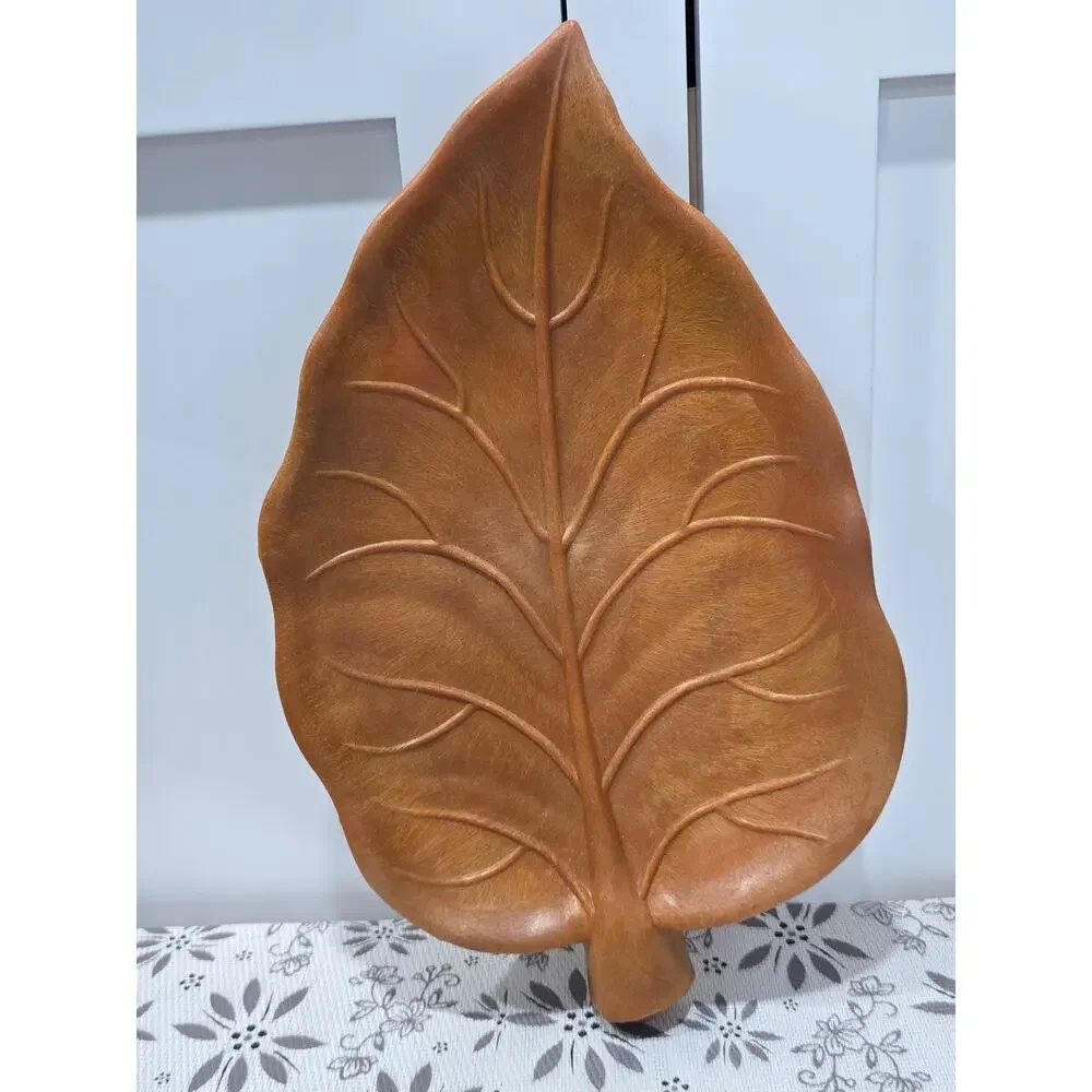 Leaf-Shaped Wall Hanging / Decorative Tray